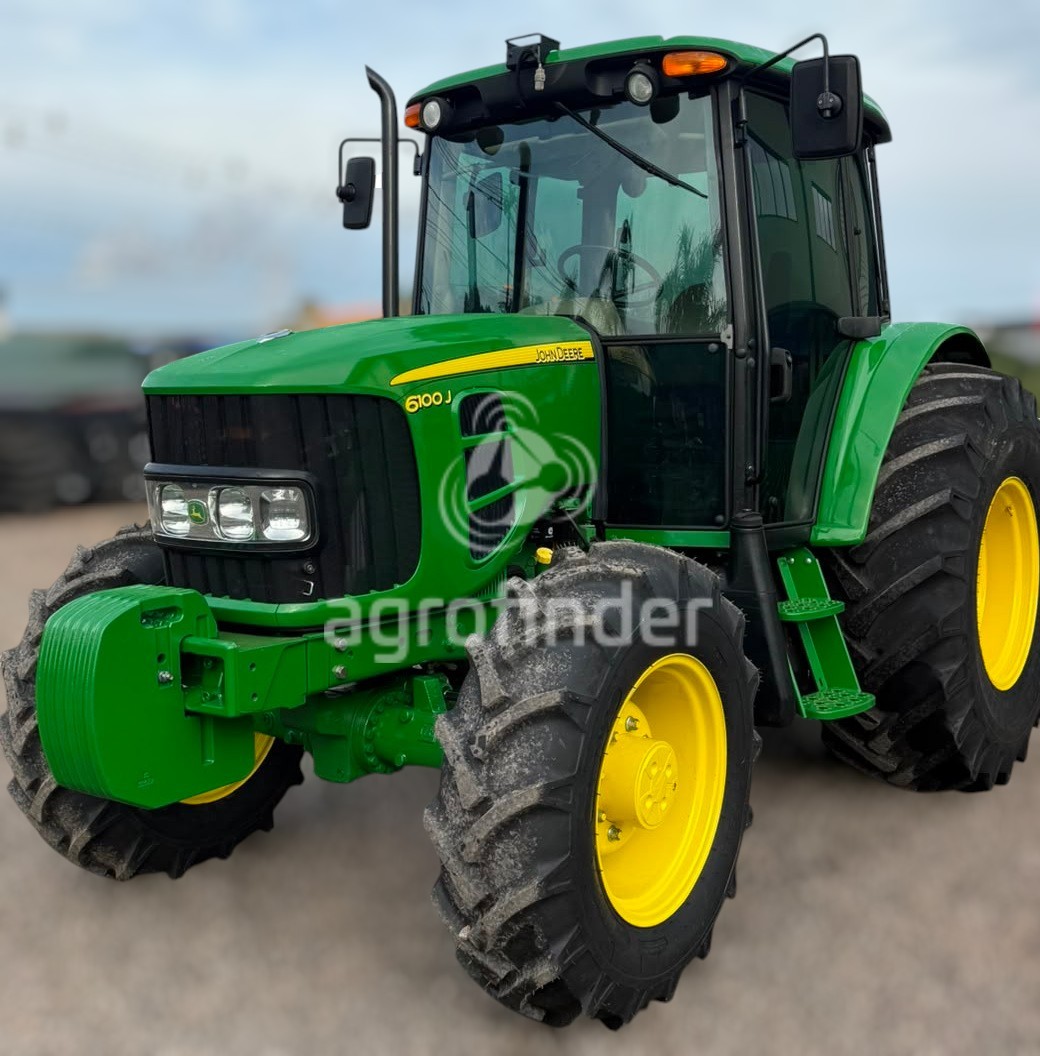 Trator John Deere 6100 J
Ano 2022