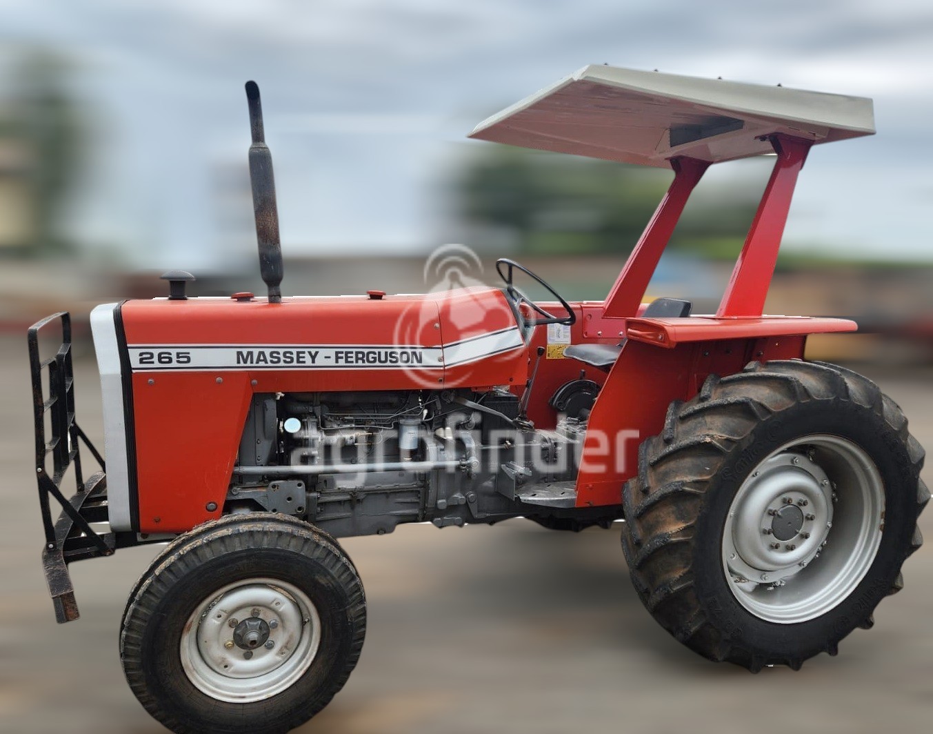 Trator Massey Ferguson 265
Ano 1981