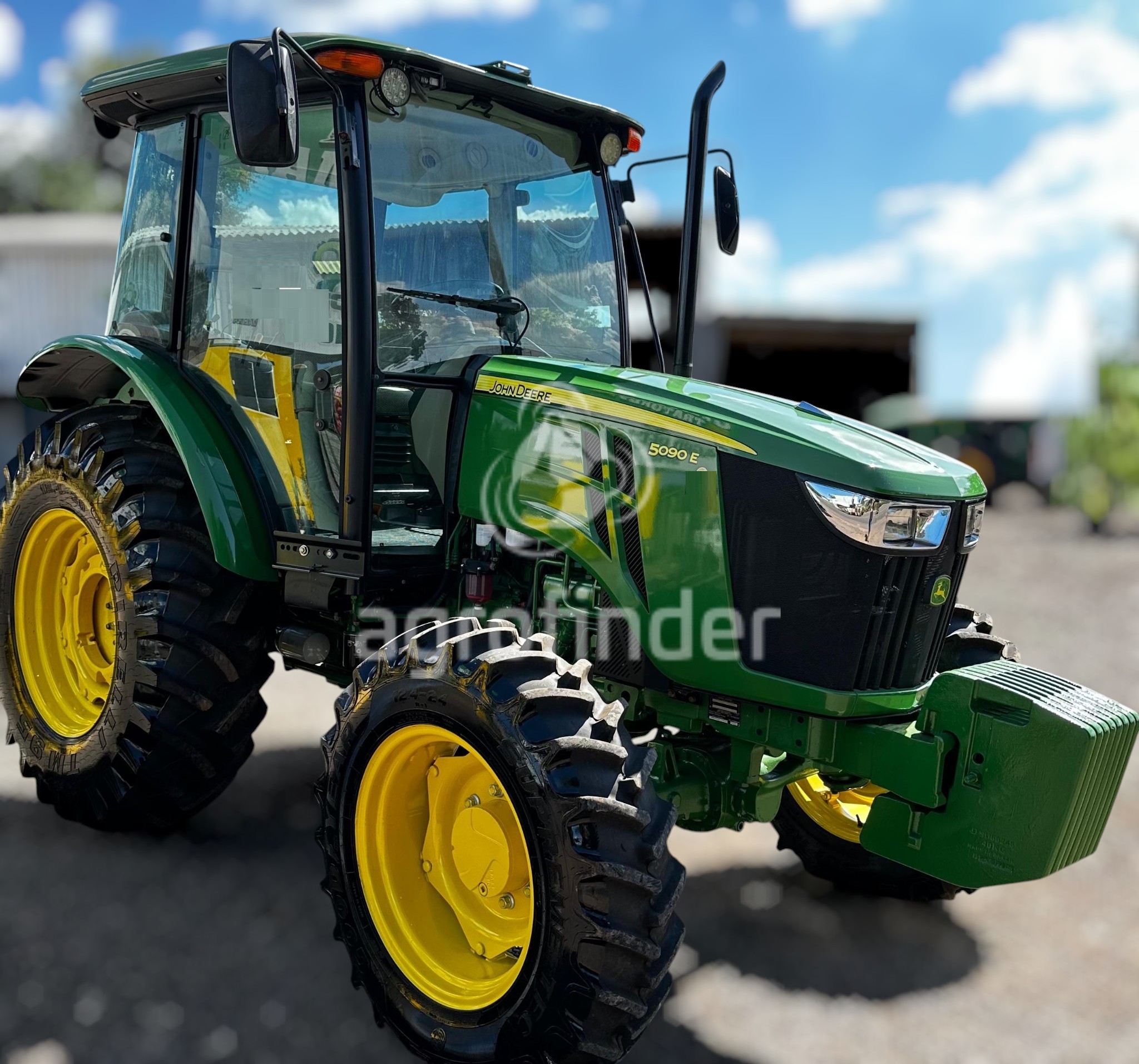 Trator John Deere 5090 E
Ano 2020