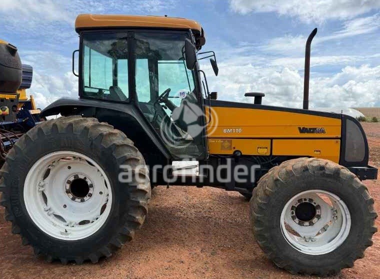 Trator Valtra BM 110
Ano 2003