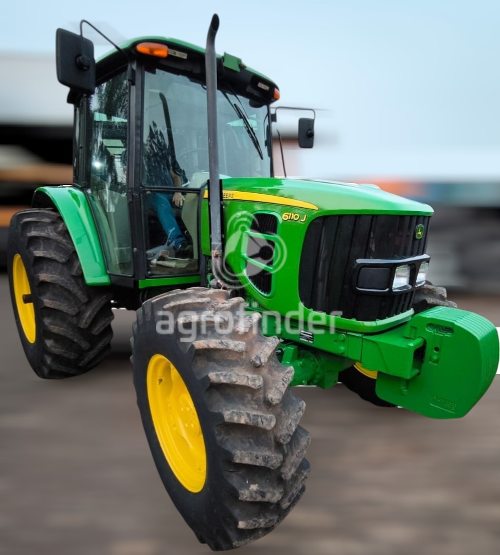 Trator John Deere 6110 J
Ano 2015