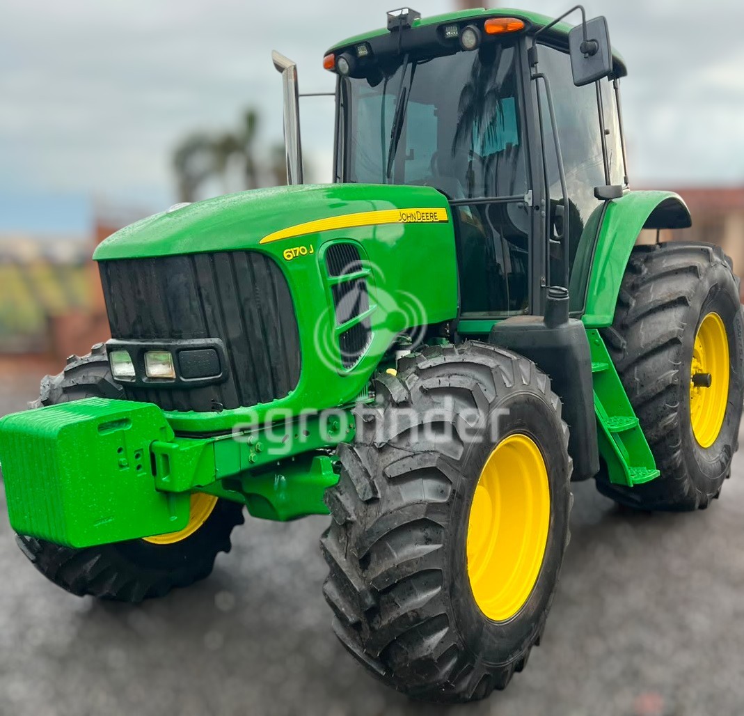 Trator John Deere 6170 J
Ano 2017