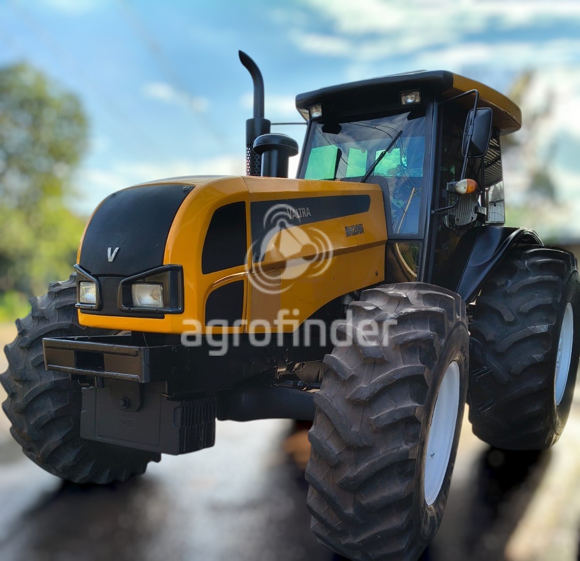 Trator Valtra BH 205i
Ano 2008