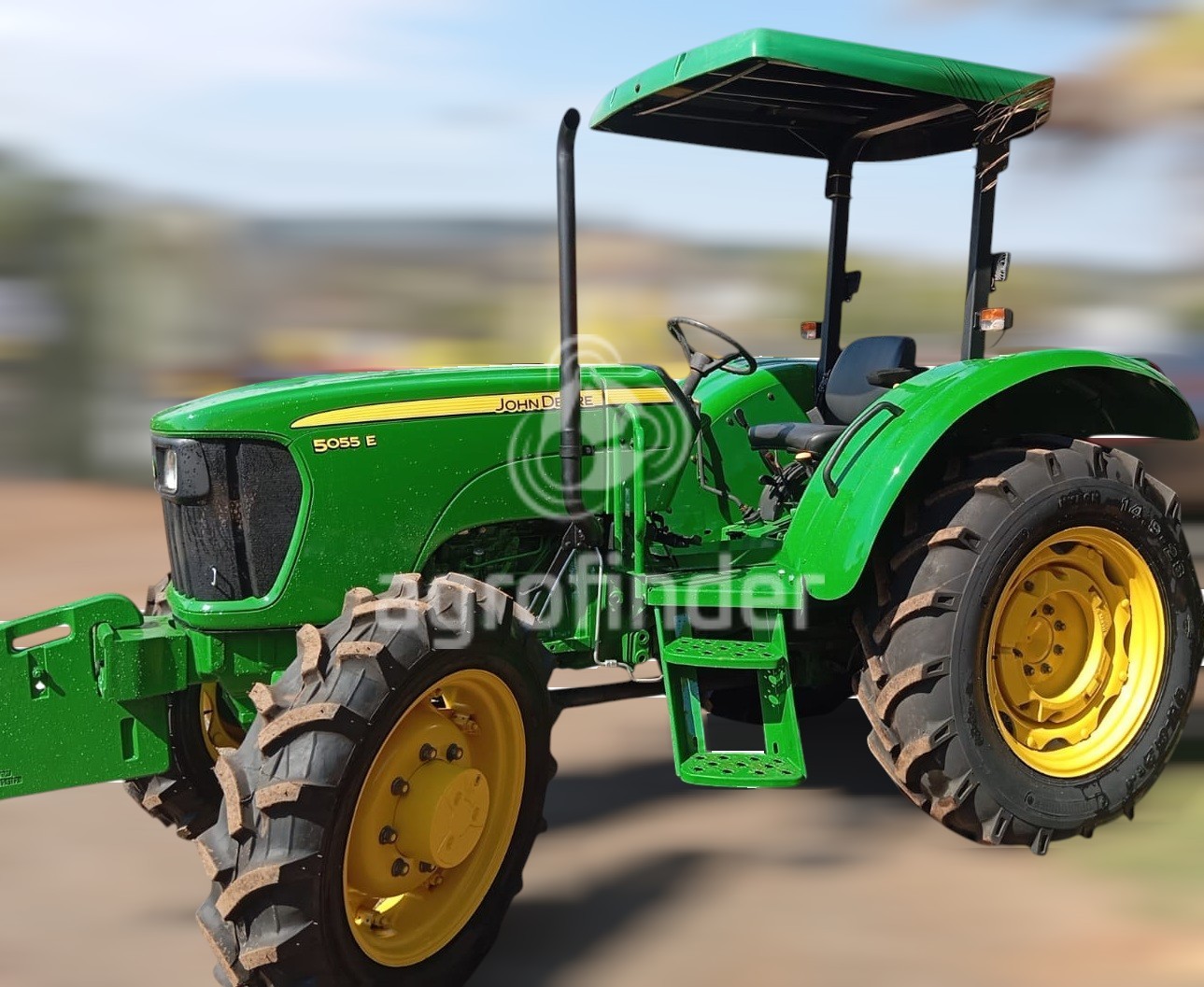 Trator John Deere 5055 E
Ano 2013