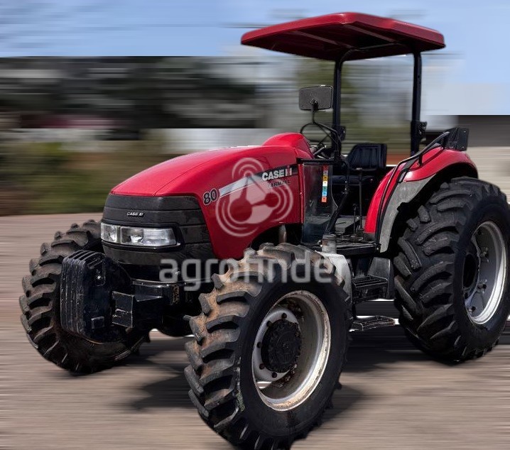 Trator Case IH Farmall 80
Ano 2011