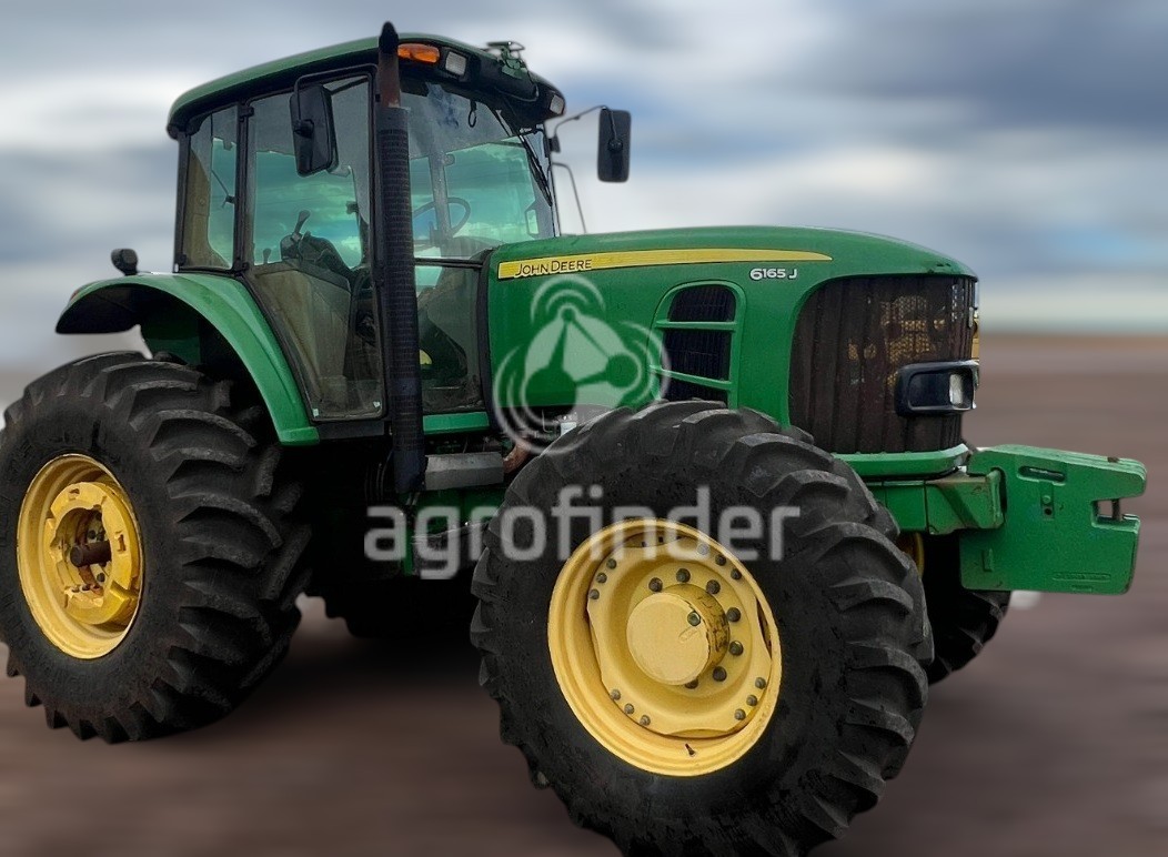 Trator John Deere 6165 J
Ano 2012