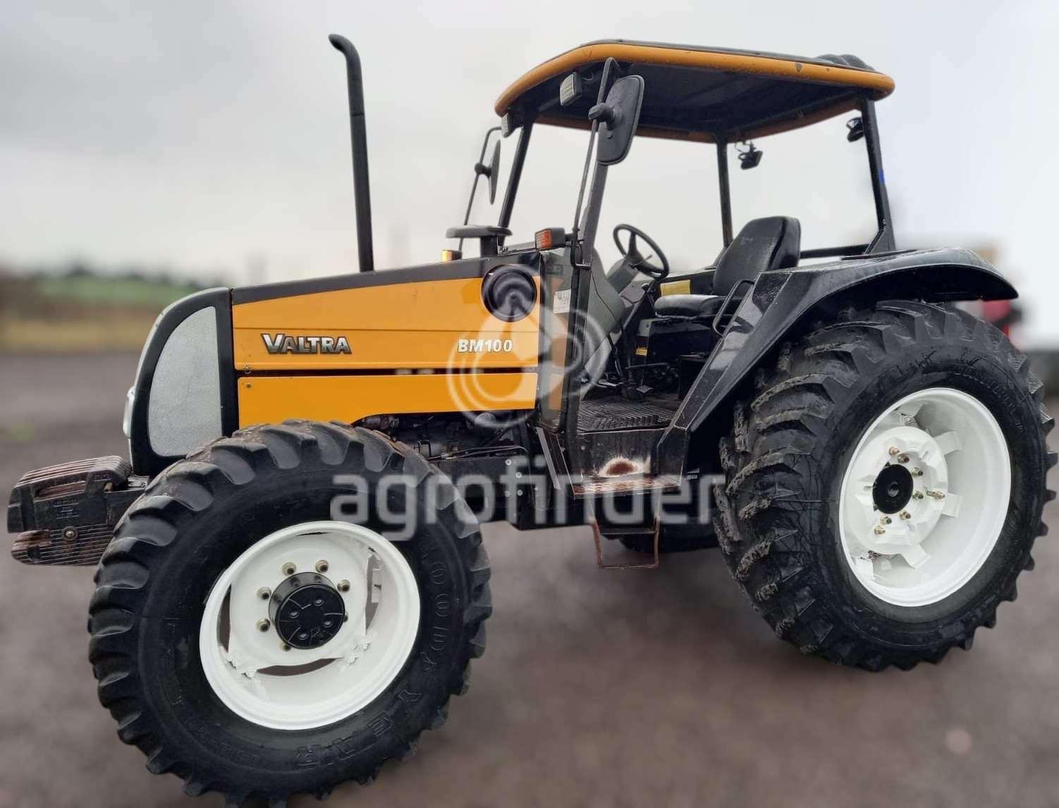 Trator Valtra BM 100
Ano 2007