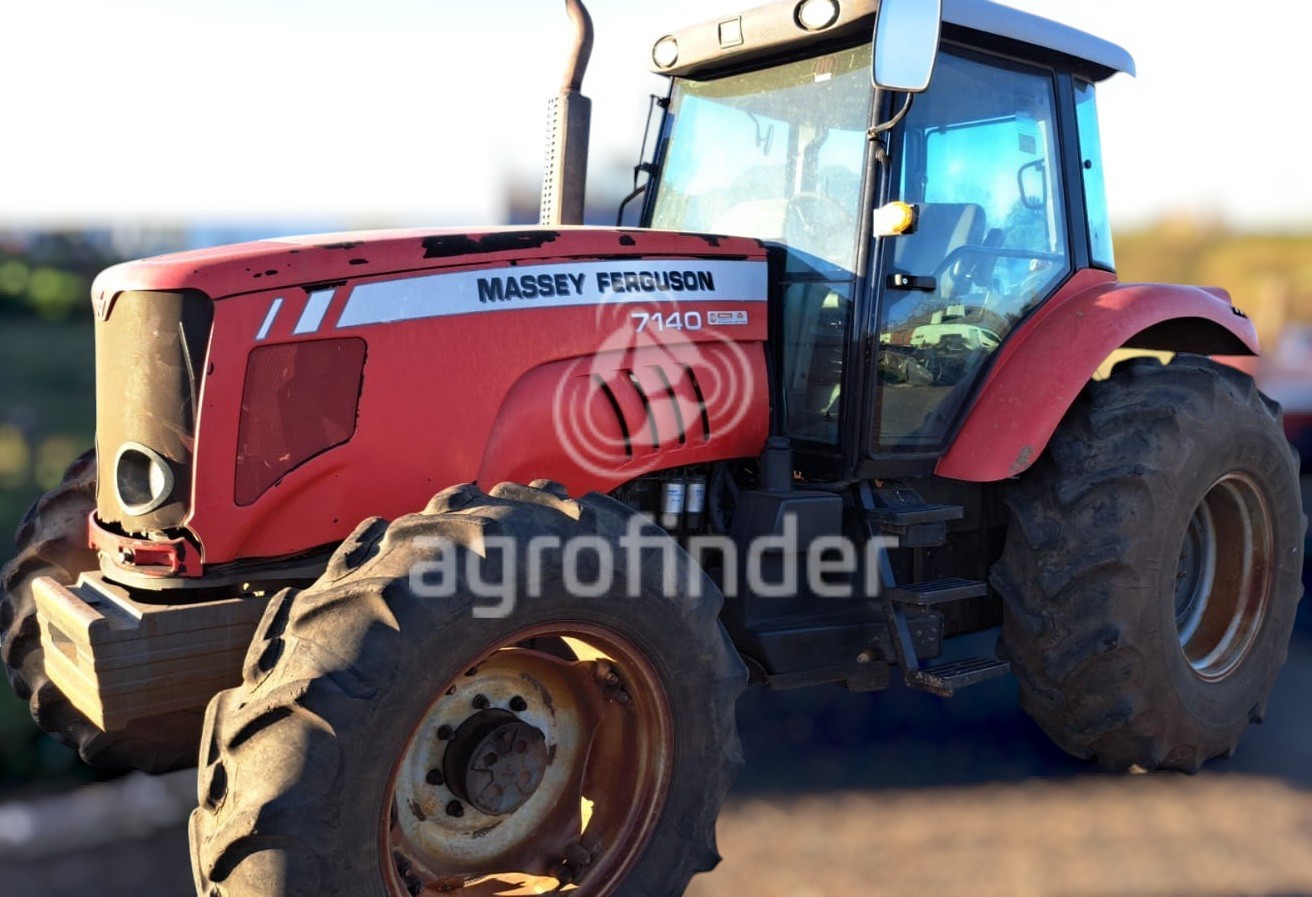 Trator Massey Ferguson 7140
Ano 2013
