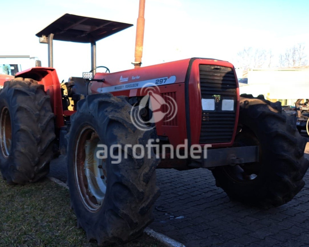 Trator Massey Ferguson 297
Ano 2009