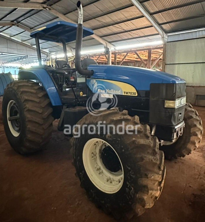 Trator New Holland TM 7030
Ano 2010