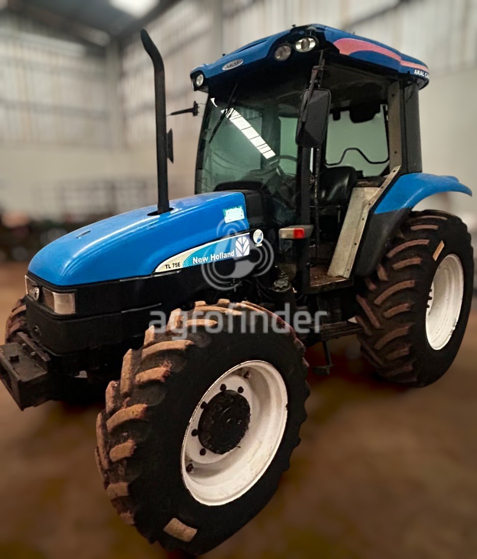 Trator New Holland TL 75 E
Ano 2010