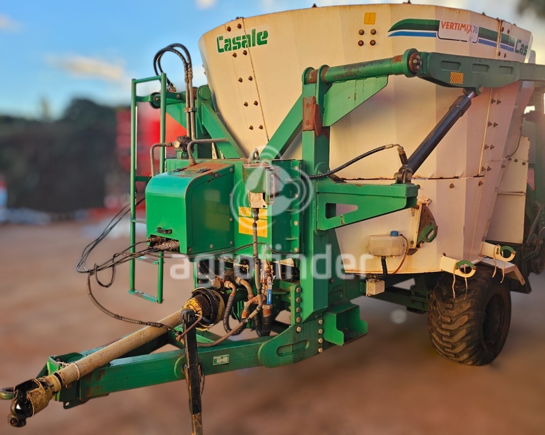 Vagão Misturador Casale Vertimix70
Ano 2022