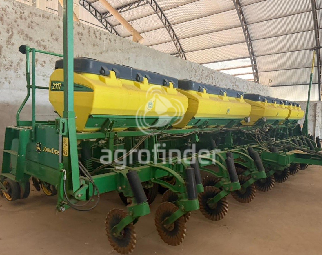 Plantadeira de Verão John Deere 2117 CCS 
 Ano 2019