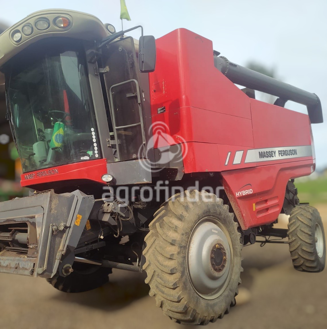 Colheitadeira de grão Massey Ferguson 6690 
 Ano 2017