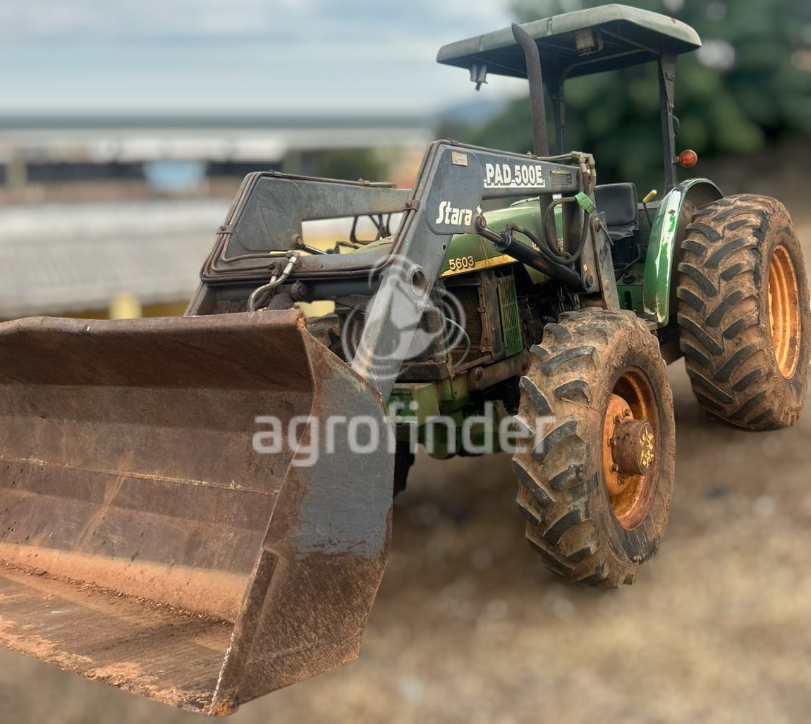 Trator John Deere 5603 
 Ano 2008