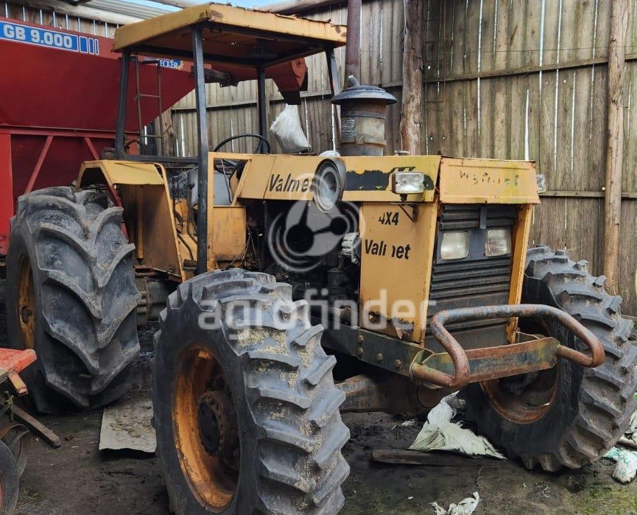 Trator Valmet 148
Ano 1986