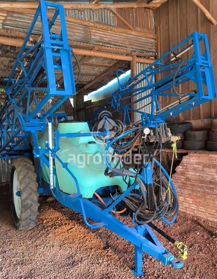 Pulverizador de Arrasto Montana Ranger 2000 
 Ano 2010