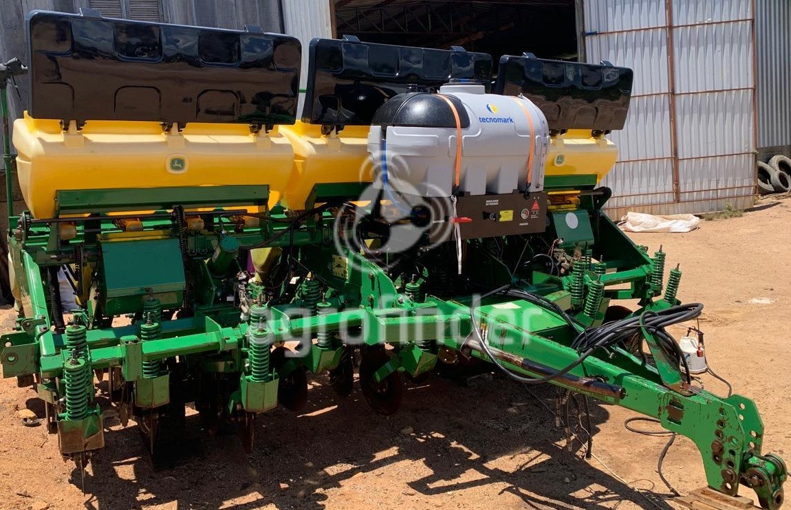 Plantadeira de Verão John Deere 1111 
 Ano 2007