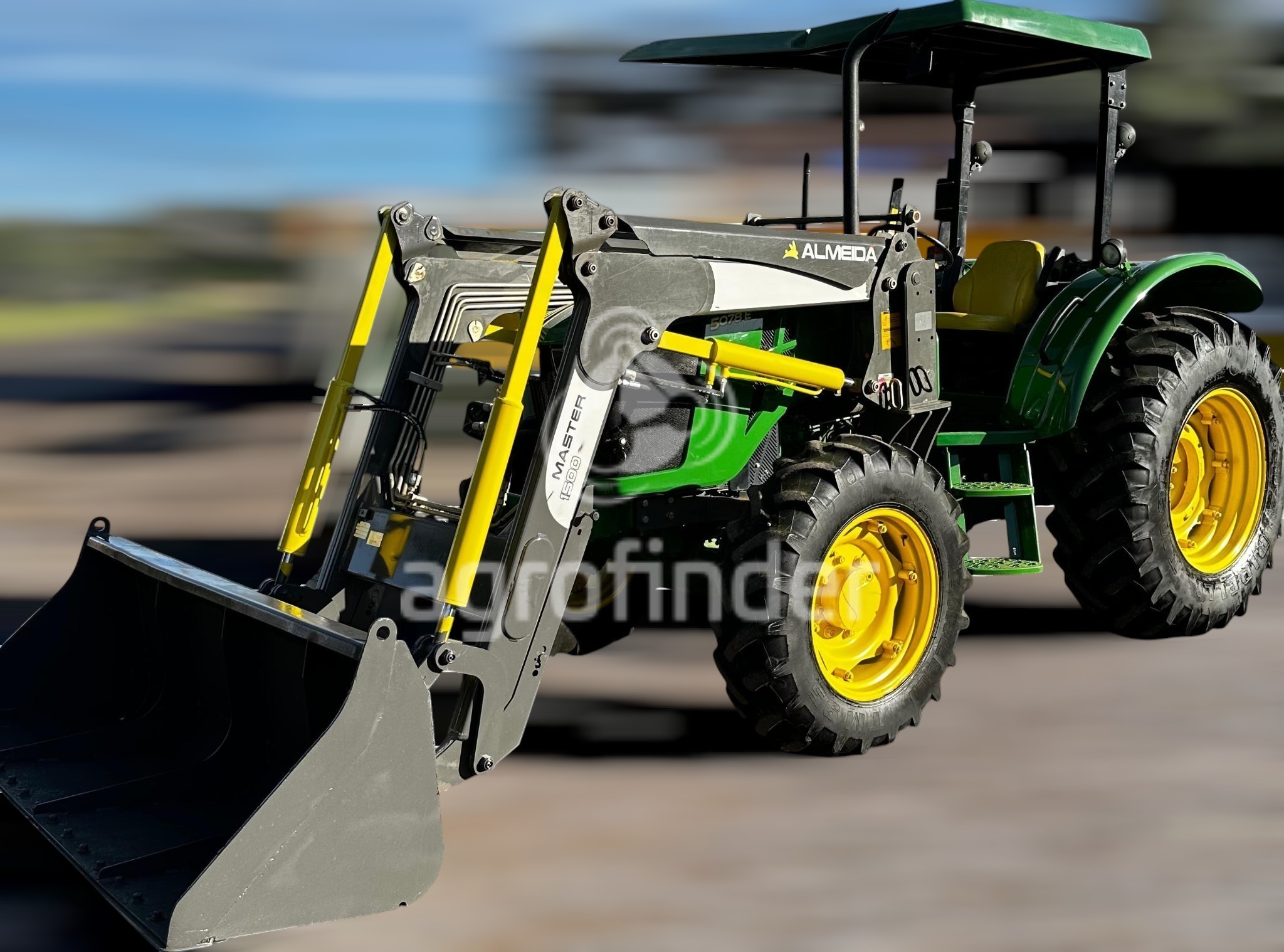 Trator John Deere 5078 E 
 Ano 2021