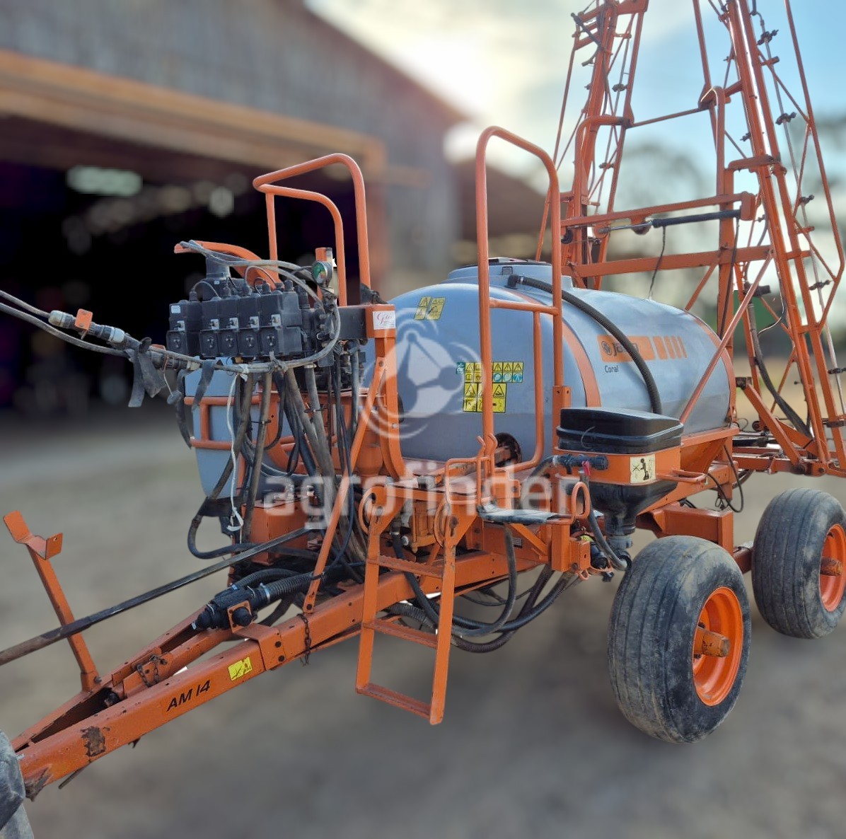 Pulverizador de Arrasto Jacto Coral 2000
Ano 2013