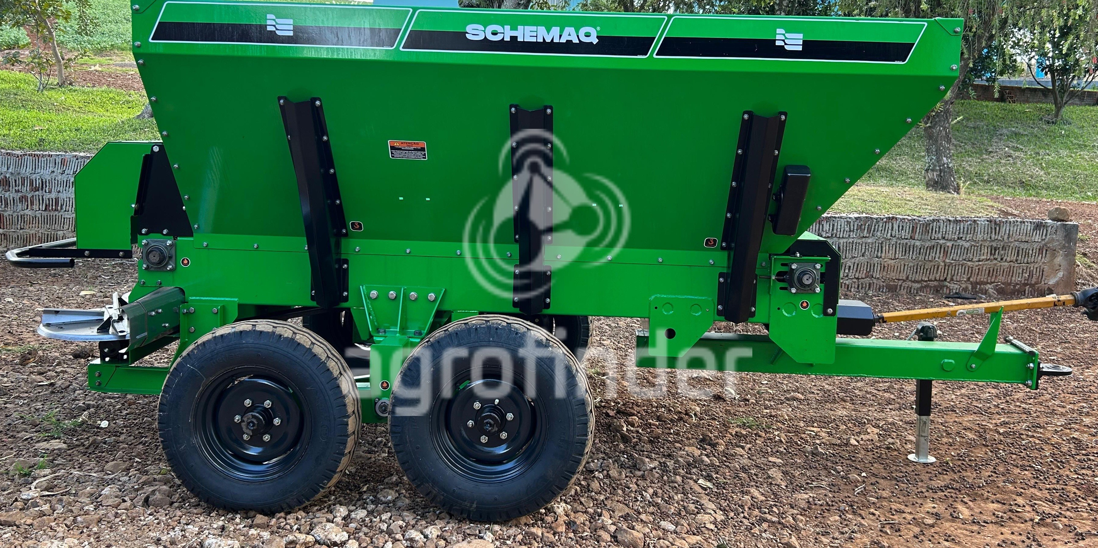 Distribuidor de Fertilizante Sólido Schemaq 5.5ton
Ano 2023