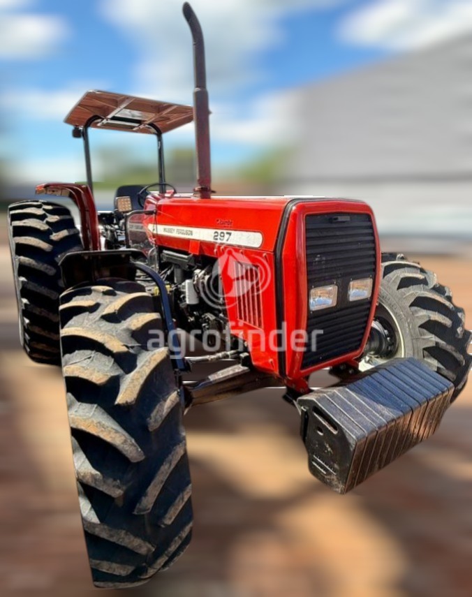 Trator Massey Ferguson 297
Ano 2004