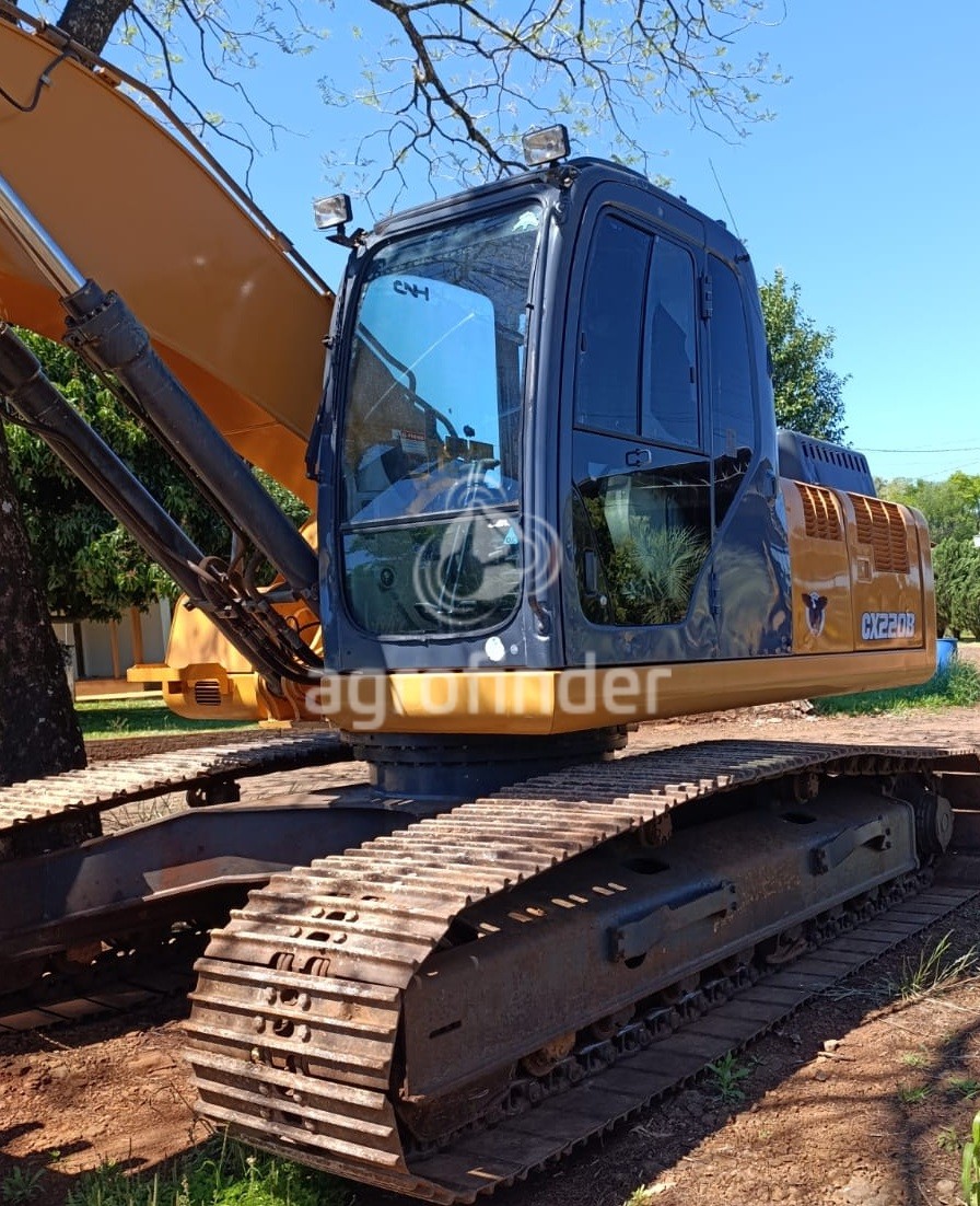 Escavadeira Case CX220B 
 Ano 2012
