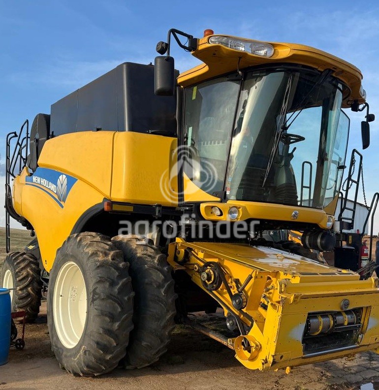 Colheitadeira de grão New Holland CR5.85 
 Ano 2020
