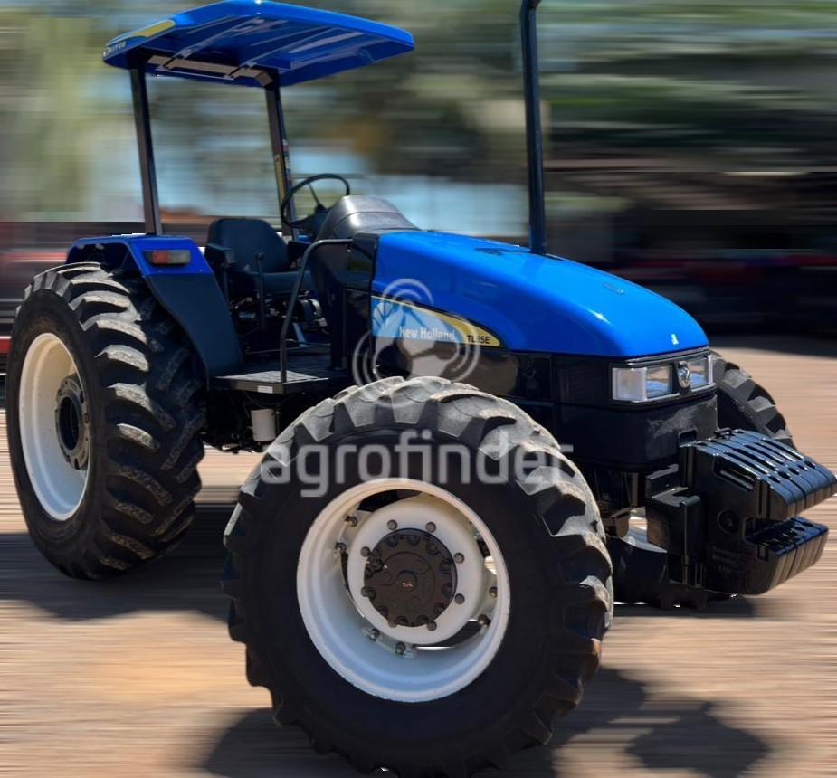 Trator New Holland TL 85 E 
 Ano 2009