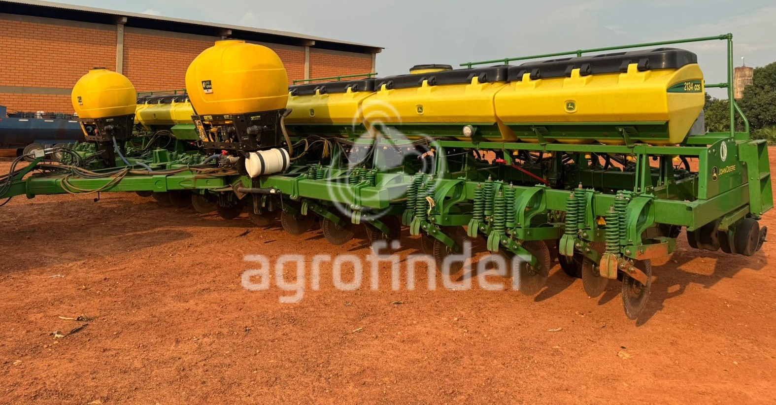 Plantadeira de Verão John Deere CCS2134
Ano 2021