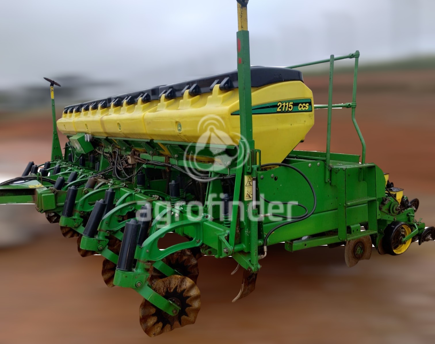 Plantadeira de Verão John Deere 2115 CCS 
 Ano 2015