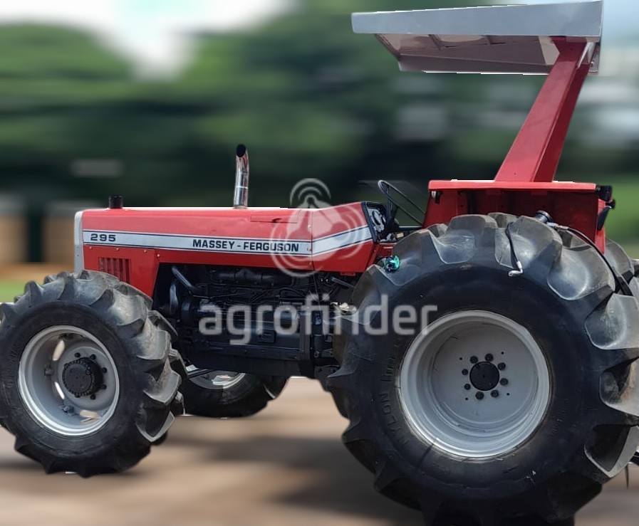 Trator Massey Ferguson 295
Ano 1984
