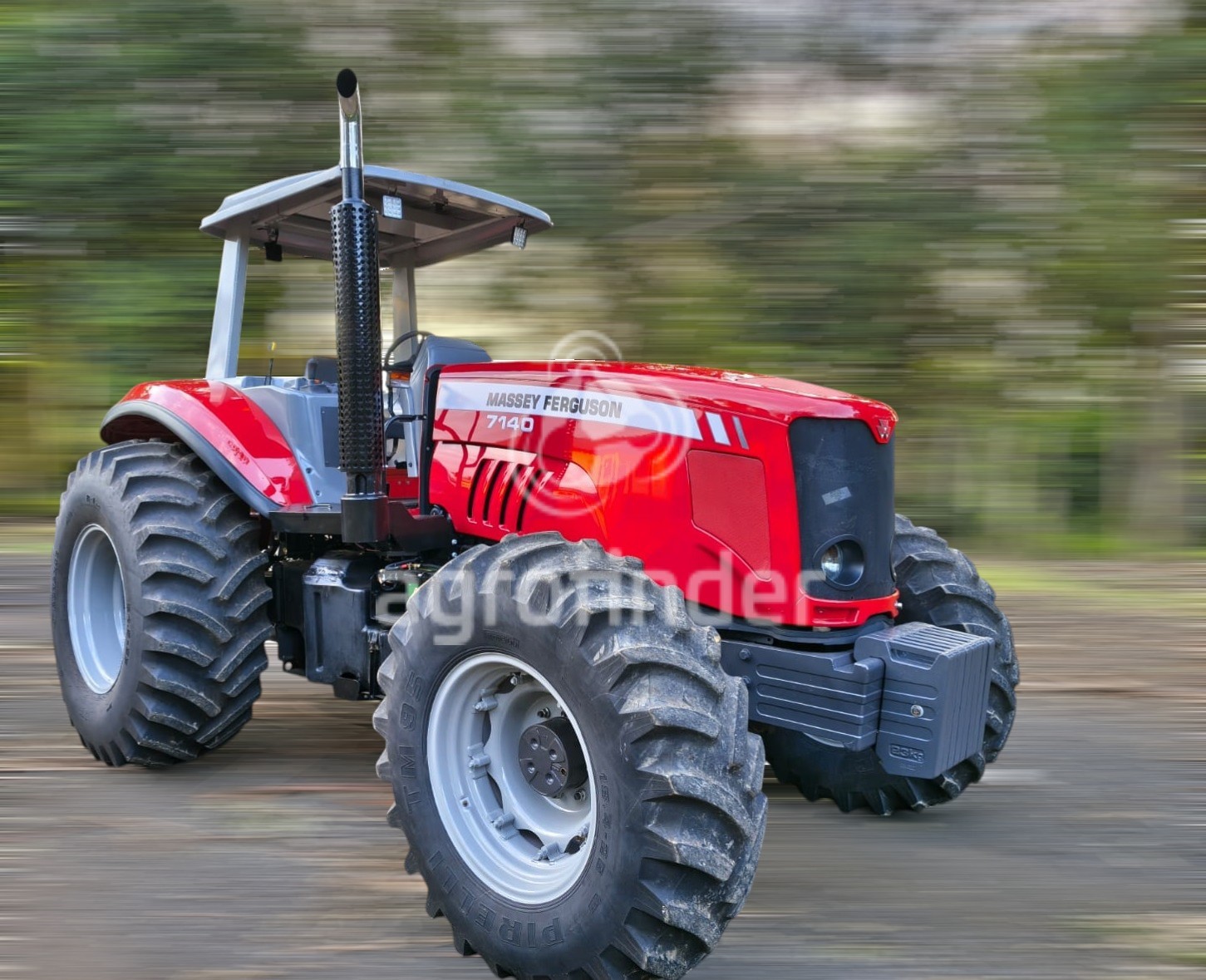 Trator Massey Ferguson 7140
Ano 2010