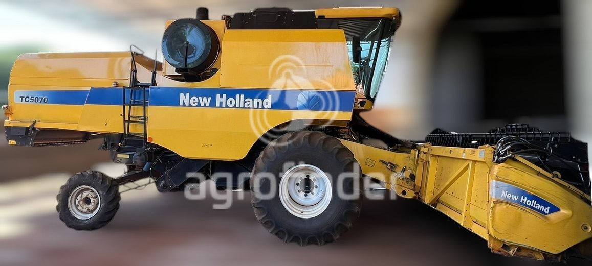 Colheitadeira de grão New Holland TC 5070
Ano 2013