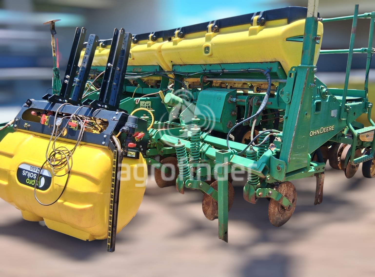 Plantadeira de Verão John Deere 1113
Ano 2011