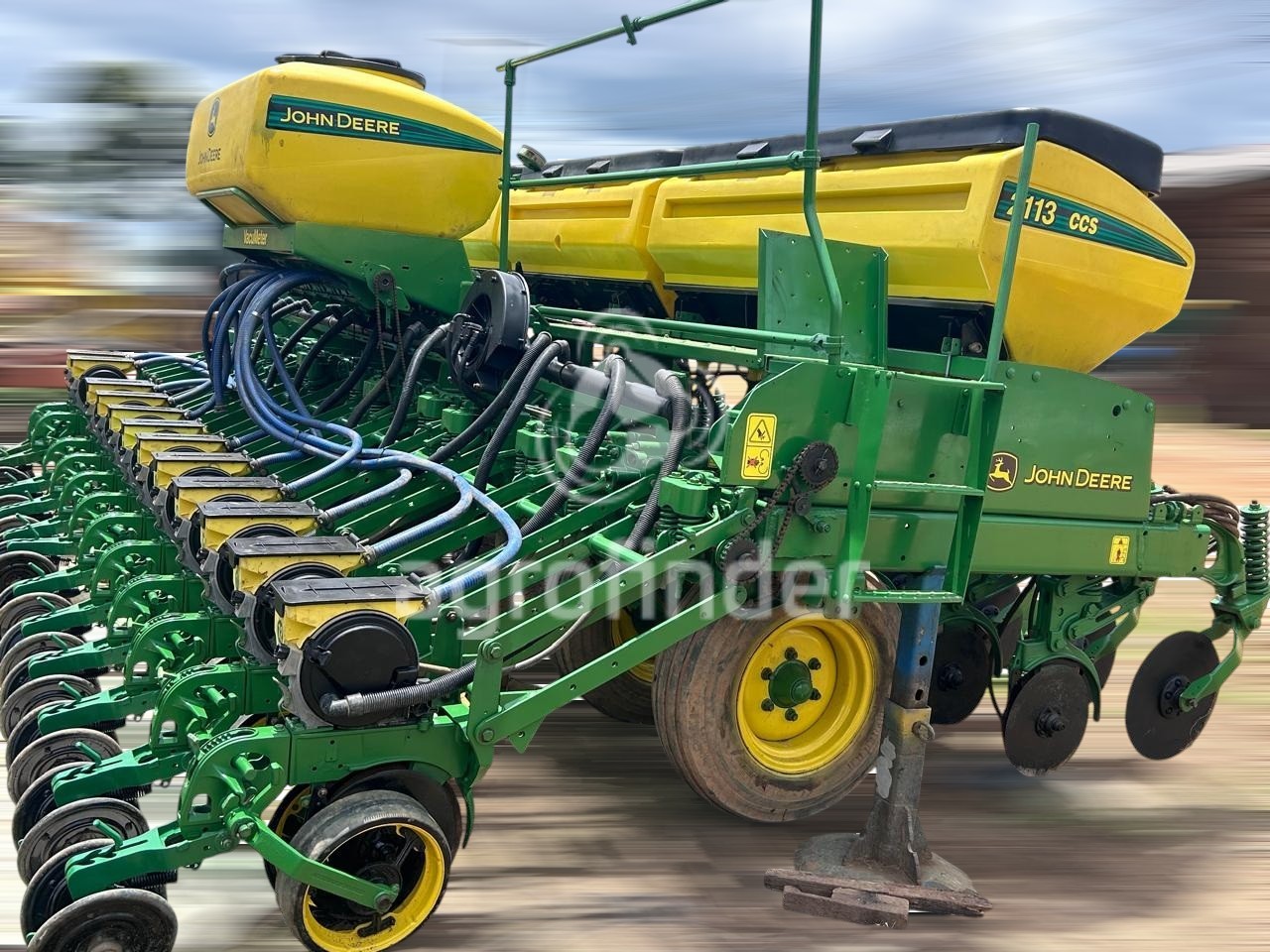 Plantadeira de Verão John Deere 2113
Ano 2016