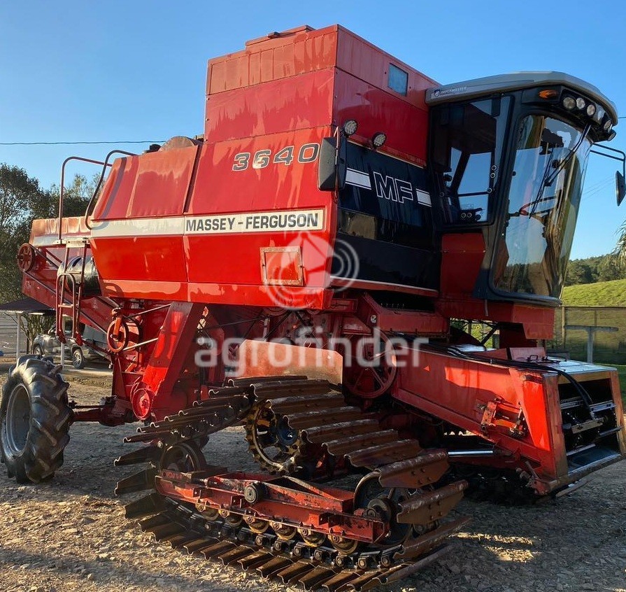 Colheitadeira de grão Massey Ferguson 3640 
 Ano 1988