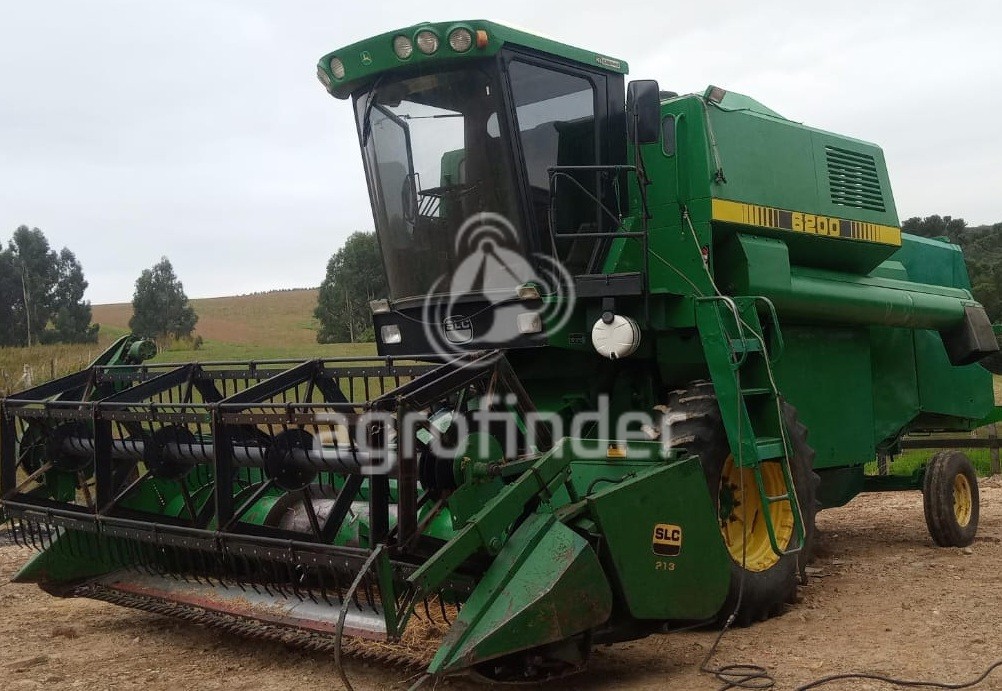 Colheitadeira de grão SLC 6200
Ano 1984