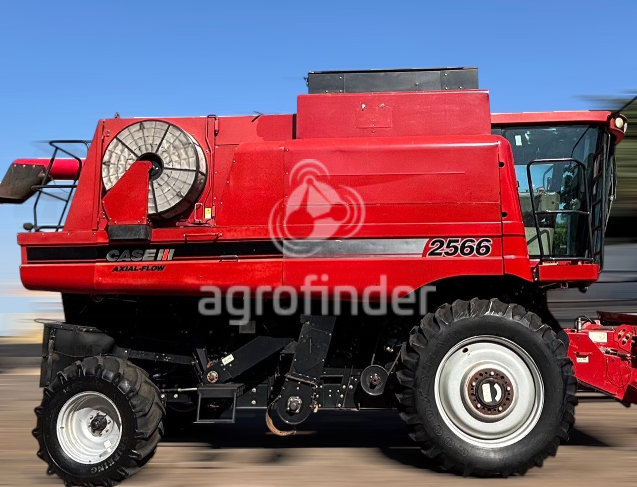 Colheitadeira de grão Case IH Axial-Flow 2566 
 Ano 2012