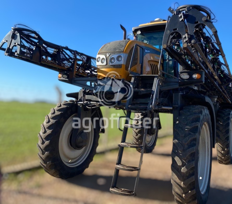 Pulverizador Autopropelido Valtra BS3330H
Ano 2021
