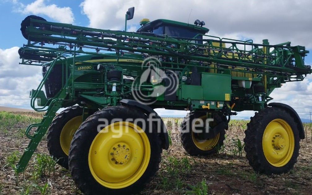 Pulverizador Autopropelido John Deere M 4030 
 Ano 2023