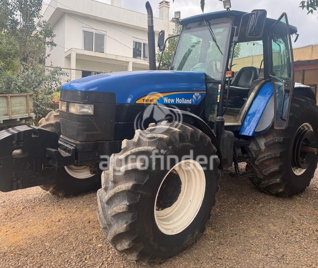 Trator New Holland TM 180
Ano 2005