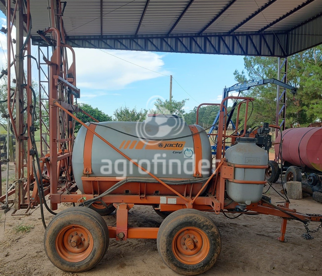 Pulverizador de Arrasto Jacto Coral AM 14 
 Ano 2011
