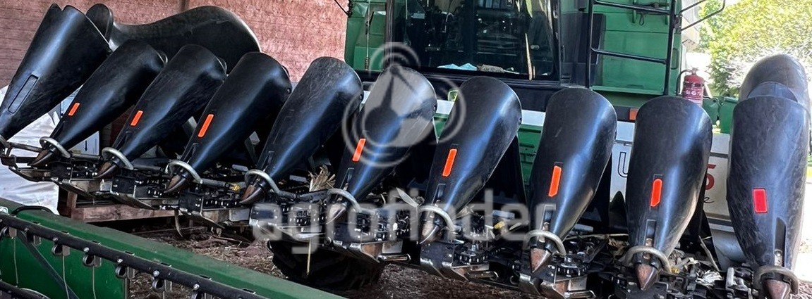 Plataforma de Milho GTS IS 0945 
 Ano 2004