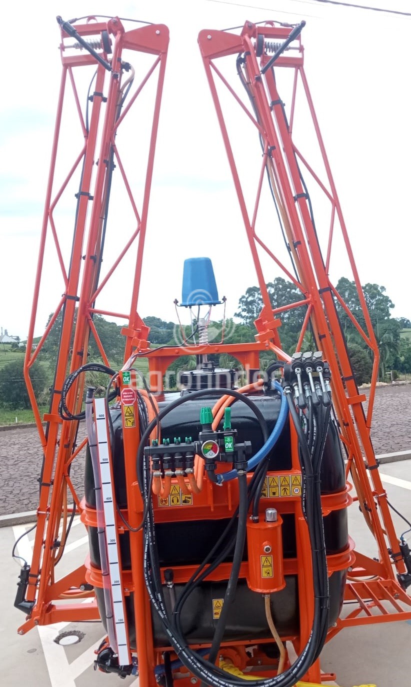 Pulverizador Hidráulico Jacto Condor 600
Ano 2008