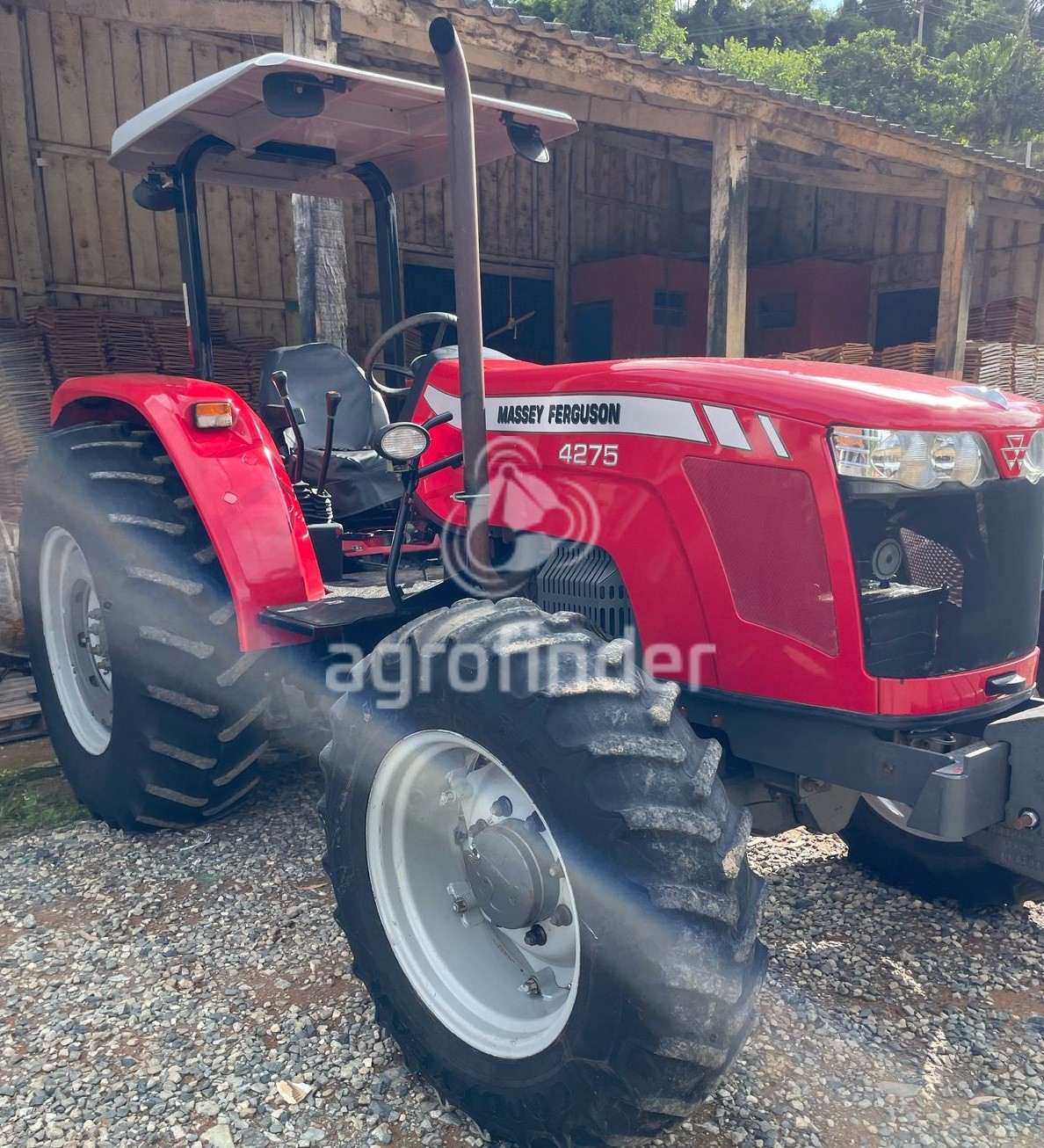 Trator Massey Ferguson 4275
Ano 2018