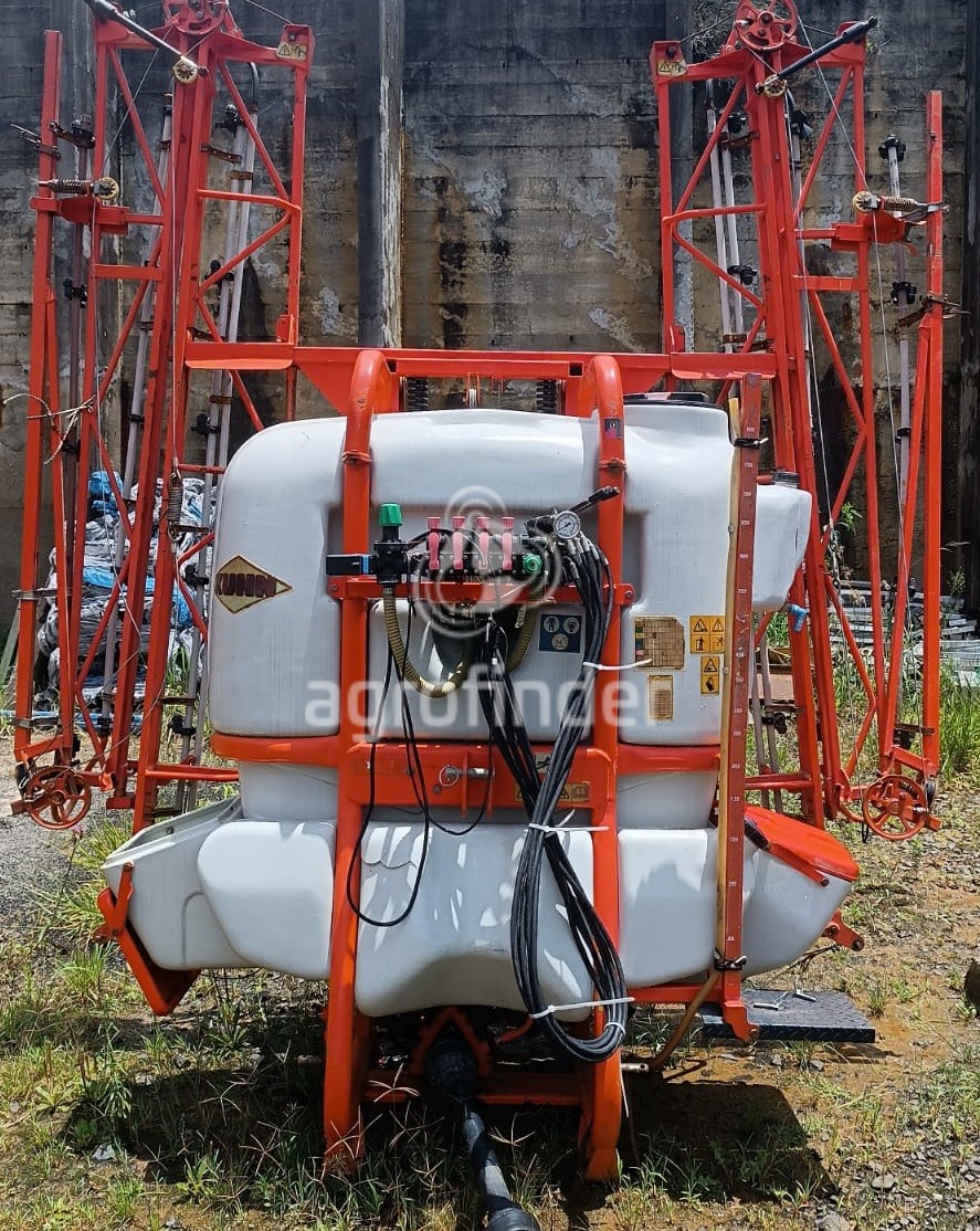 Pulverizador Autopropelido Kuhn Porter 800 
 Ano 2015