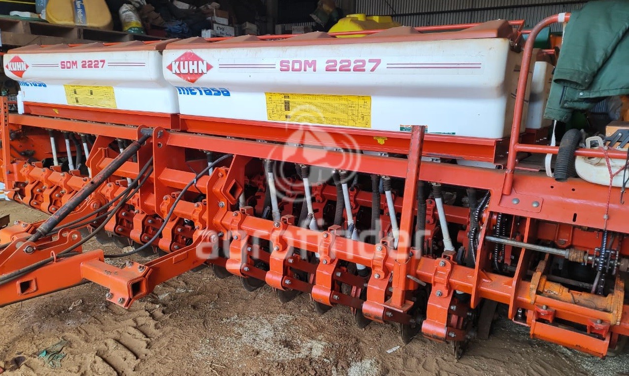 Plantadeira de Inverno Kuhn SDM 2227/29
Ano 2007