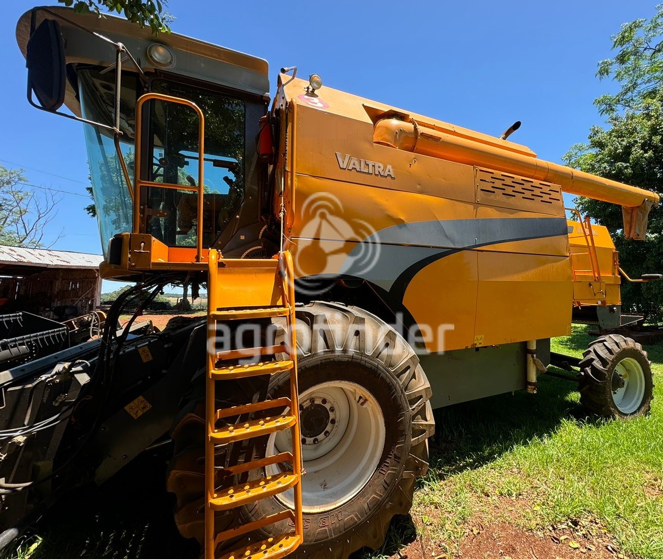 Colheitadeira de grão Valtra BC 4500
Ano 2010