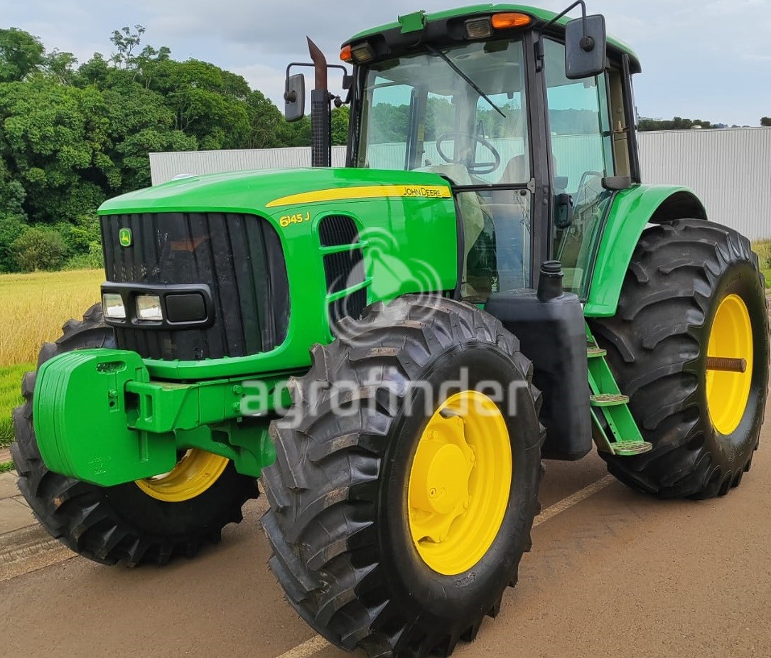 Trator John Deere 6145 J
Ano 2016
